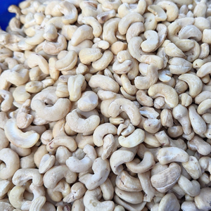 Vente flash, prix bas, noix de cajou brutes WW180, WW240, WW320, noix de cajou LP, noix de cajou biologiques, taille de coupe personnalisée - Product Image 1