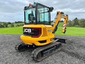 รถขุดขนาดเล็ก JCB 35Z-1 กำลังสูง แบบ Zero Tail Swing พร้อมระบบไฮดรอลิกเสริม สำหรับงานก่อสร้างในฟาร์ม - Product Image 6