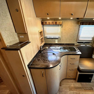 ผู้จัดจำหน่ายรถบ้านมือสอง ปี 2013 Leisure Travel Unity U 2 4 T B Class B+ - Product Image 6