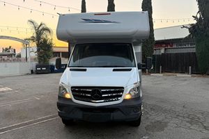 Vehículo usado confiable, Mercedes-Benz Sprinter 3500XD Coachmen Prism 2019 - Product Image 4