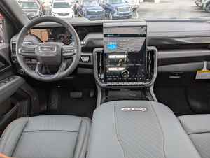 GMC Yukon XL AT4 2026, SUV à quatre roues motrices, moteur V8 5,3 L standard - Product Image 5