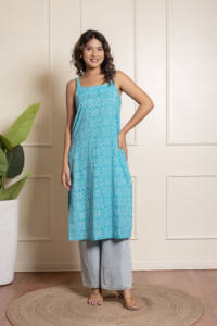 Bandhej de algodón azul Rang Malhara Kurti estilo de fiesta informal Kurti motivos étnicos impresos Gotta Patti correas de hombro Kurta - Product Image 5