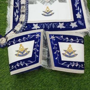 NOUVELLE BRODERIE À LA MAIN PAST MASTER TABLIER, MANCHETTES ET COLLIER BLEU ROYAL VELVET-HSE - Product Image 6