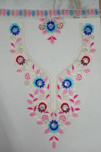 Col de style boutique en tissu de filet doux avec broderie délicate et paillettes pour robe saree kurti blouse décolleté - Product Image 2