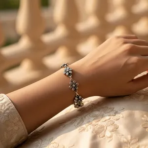 สร้อยข้อมือเงินแท้ 925 ประดับลูกปัดลายดอกไม้สำหรับผู้หญิง - Product Image 3