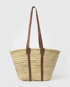 可持续时尚发现: 直接从马拉喀什批发棕榈叶袋市场上最优惠的价格