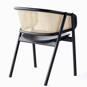 Chaise de salle à manger Kane Arm, design moderne, en teck massif avec rotin, fabrication de haute qualité, confortable pour l'intérieur et l'extérieur. - Product Image 5