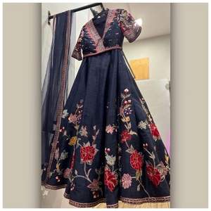 El último diseñador Georgette Seda bordado Secuencia Trabajo Lehenga Choli Por Fab Zone - Product Image 2