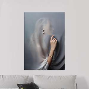 Tableau sur toile imprimé : Élégance moderne - Femme derrière un rideau, TOILE ENROBÉE - Product Image 1