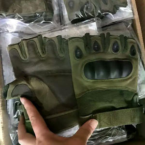 Gants tactiques durables en microfibre de haute qualité Logo personnalisé Protection d'entraînement sans doigts Dragonne réglable Sports - Product Image 3