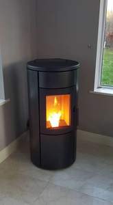 Estufa de Pellets de Aluminio Independiente Estilo Austriaco, Diseño Moderno, Ligera, Duradera, Ecológica, Alimentación Automática Sin Humo - Product Image 5