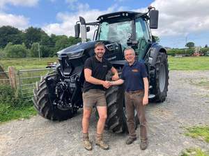 Tracteur agricole 4x4 noir 75 CV, tracteur agricole à marche arrière, boîte de vitesses automatique, machine de travail de terrain - Product Image 6