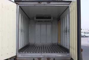 Camionnette Bongo K2700 d'occasion propre 2016, camion frigorifique, moteur diesel, boîte manuelle, conduite à gauche, sièges en cuir foncé, R17, excellent état - Product Image 2