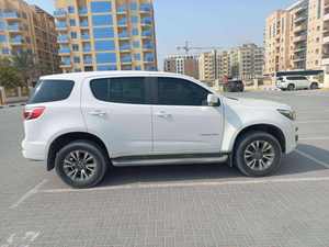 Blazer LT 2023 Usado, Motor 4.5L V6 de Aspiración Natural, Tracción en las Cuatro Ruedas, Neumáticos R18, Asientos de Cuero, Volante a la Izquierda, Portaequipajes de Techo de Aleación de Aluminio - Product Image 4