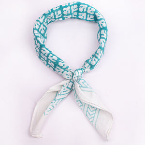 Bandana en coton imprimé à la main, motif floral, léger, écologique, écharpe à nouer, tissu doux, lavable, respirant, couvre-chef carré - Product Image 5
