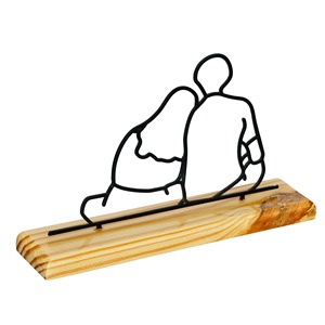 Figurine de couple en métal noir avec base en bois, idéale pour la décoration intérieure romantique, moderne et minimaliste, vente en gros depuis l'Inde - Product Image 1