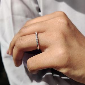 Anillo de boda con diamante cultivado en laboratorio de corte redondo de 0.50 quilates con engaste de púas para mujer, en oro de 10K/14K/18K /PT950 /S925 - Product Image 2