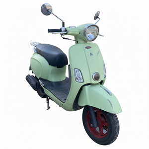 เวสป้า S60 สกู๊ตเตอร์แก๊ส สีเขียวมิ้นท์ ล้อสีแดง ดีไซน์คลาสสิก - Product Image 1