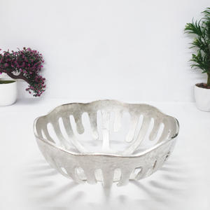 Bol à fruits en aluminium plaqué argent de haute qualité Surface brute Designer Modern Premium Quality Vintage Fruit Bowl Table Centerpiece - Product Image 4