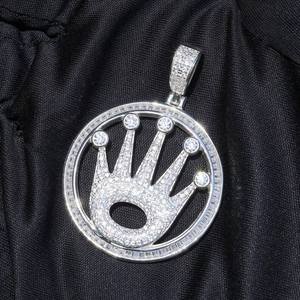 Pendentif Couronne de Luxe Doré Sertie de Moissanite, Bijoux Hip Hop, Collier Statement avec Cadre Rond Brillant VVS, Cadeau - Product Image 4