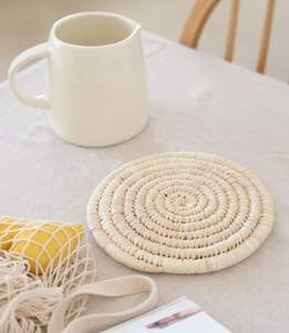Sous-verres élégants en jute et en rotin pour thé et café, design admirable, tapis et coussinets de table classiques, sous-verres standard pour la cuisine - Product Image 4