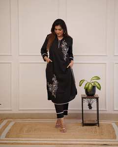 Ensemble Kurta de style indien de qualité supérieure, travail de broderie au fil et col haut, ensemble Kurta de haute qualité, prix de gros - Product Image 6