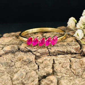 Anillo de rubí natural de cinco piedras con forma de marquesa de oro macizo de 14K. - Product Image 4