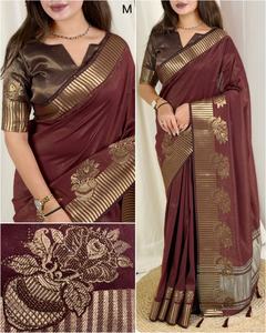 Sari en coton et soie jacquard pour femmes avec tissage zari et travail Swarovski sur le pallu et la bordure, fabrication indienne - Product Image 4