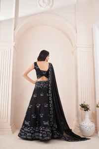 Dernier créateur de style traditionnel Sari en soie de haute qualité Georgatte broderie séquence fête porter Lehenga Choli pour adultes - Product Image 3
