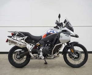 Motocicleta de Turismo F 900 GS Adventure 2024, Nueva, de Doble Cilindro, Refrigeración Líquida, 6 Velocidades, Alto Rendimiento, Todoterreno - Product Image 3