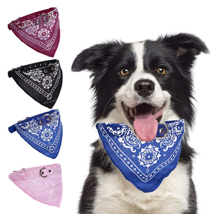 Elegante Collare Bandana per Animali Domestici in Poliestere Taglia M Regolabile con Stampa Decorativa e Sciarpa - Product Image 6