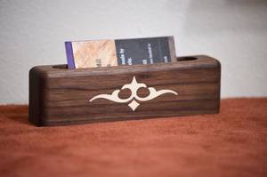 Elegante Tarjetero de Madera Maciza Vintage Hecho a Mano para Tarjetas de Crédito, Duradero, de Alta Calidad, con Acabado Pulido Suave - Product Image 4