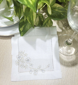 Broderie personnalisée fleur d'or pêche Design pli Cocktail serviettes 6x9 'blanc coton ourlet boisson serviette pour la maison hôtel - Product Image 1