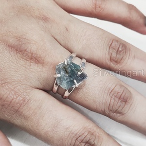 Anillo de Plata de Ley 925 para Mujer con Apatita Azul Natural en Bruto, Diseño de Banda Doble Martillada, Joyería de Piedra Natural, Ideal para Fiestas y Navidad - Product Image 4