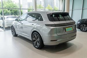 SUV de Lujo Usado 2024, Modelo de Carrocería Extendida de Alto Rendimiento, Interior Premium, Transmisión Automática, Asientos de Cuero, Listo para Usar - Product Image 6