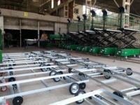Vente chaude Grande serre Équipement agricole Chariot de récolte standard pour tomates Construction en acier Certifié CE ISO 2 ans