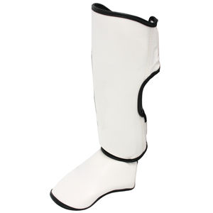 Protège-tibias en cuir PU léger avec protection professionnelle, design antidérapant durable pour les athlètes adultes et les joueurs d'entraînement - Product Image 3