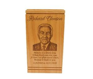 Urne en bois de crémation personnalisée pour cendres humaines Photo gravée célébration de la vie mémorial funéraire urne humaine - Product Image 5