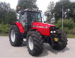 Mejor precio Massey Ferguson GC1725M Tractor Fácil mantenimiento Asiento cómodo y potente capacidad de elevación - Product Image 3