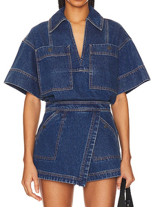 Conjunto de Mezclilla Lavado Oscuro con Top de Cuello y Falda Cruzada para Mujer Invierno 2026 - Product Image 5