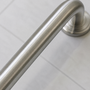 Barre d'appui de 48 pouces en nickel brossé pour douche, rail de sécurité mural en acier inoxydable pour salle de bain d'hôtel - Product Image 4