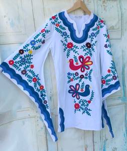 Impresionante lujoso de alta calidad bohemio Maxi cintura Natural cuello en V Floral mexicano bordado pájaros coloridos mangas de mariposa - Product Image 3