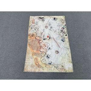 Tapis imprimé avec la carte antique de Piri Reis pour la cuisine, le bureau, le salon, avec tapis à poils doux - Product Image 1