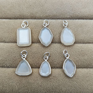 จี้พลอยคาลซิโดนีสีขาวเงิน925แบบฝาล้านล้าน - Product Image 2