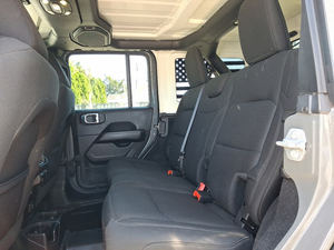 NEATLY usado 2019 J-e-e-p Wrang-ler Unlimited Sah_ara 4WD - Product Image 5