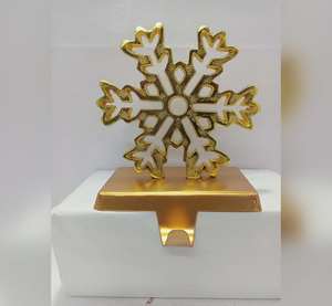 Elegante Árbol de Navidad Dorado de Metal para Decoración de Mesa, Ideal para Fiestas y Exhibición de Regalos a Precio Económico - Product Image 3