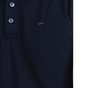 เสื้อแขนสั้นผ้าฝ้ายออร์แกนิคสีขาวและดำสวมใส่สบายมีสไตล์ผ้าถักลายสีพื้นใส่ได้ทุกวันสำหรับผู้ชาย - Product Image 3