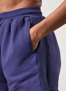 Shorts de sport décontractés pour femmes de haute qualité avec logo personnalisé, shorts de course athlétiques en molleton tissé, shorts amples avec cordon de serrage - Product Image 3