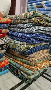 Meilleures couvertures Kantha en coton vintage imprimées, patchwork coloré, fait main, couverture de sari, couvre-lit bohème, utilisation hôtelière, douce - Product Image 2