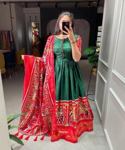 Vêtements islamiques pour femmes musulmanes Boutique Pakistanaise Fashion Lawn Suit Three Piece Dress for Eid Wedding Party Wear - Product Image 1
